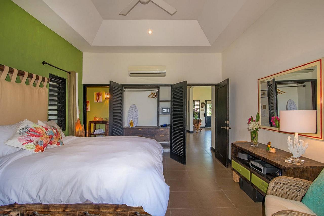 Luxury Villa Sleeps 6, Beach Access, Montego Bay Kültér fotó